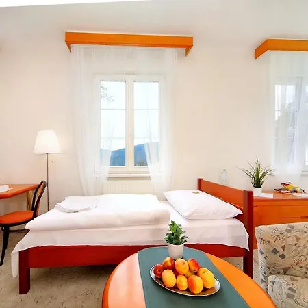 Palace Club Szálloda 3*