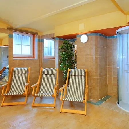 Palace Club Szálloda 3*
